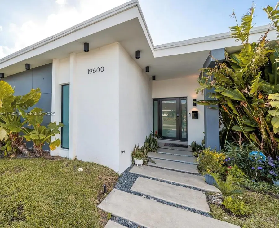 19600 NE 19th Avenue, Miami, FL 33179 - #3