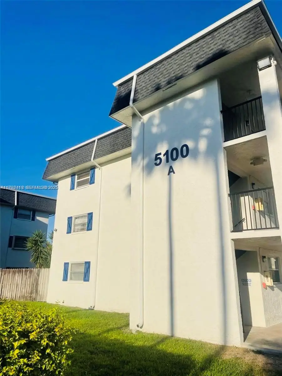 5100 SW 64th Avenue #101, Davie, FL 33314 - #2