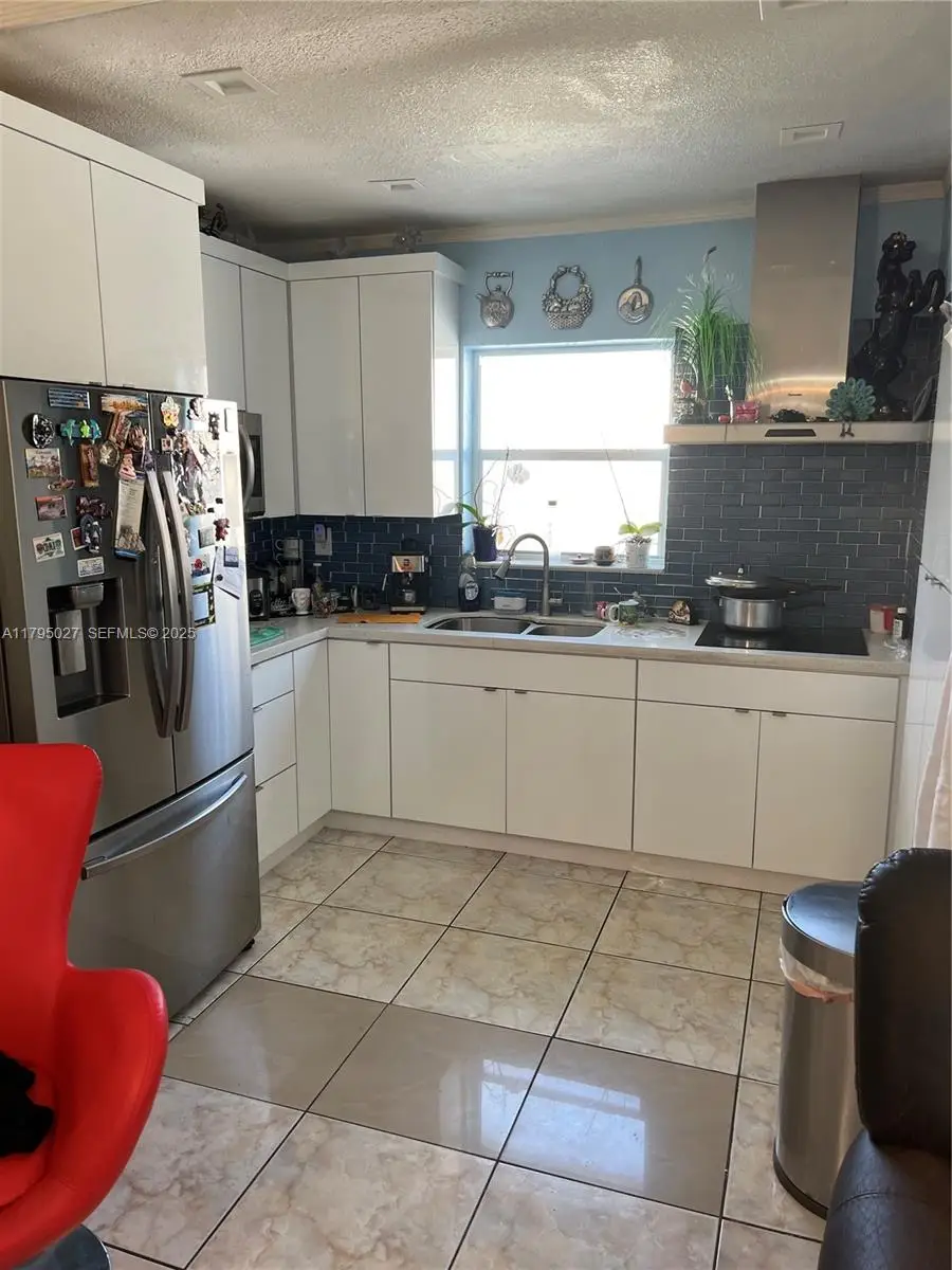 240 E 39th Street, Hialeah, FL 33013 - #3
