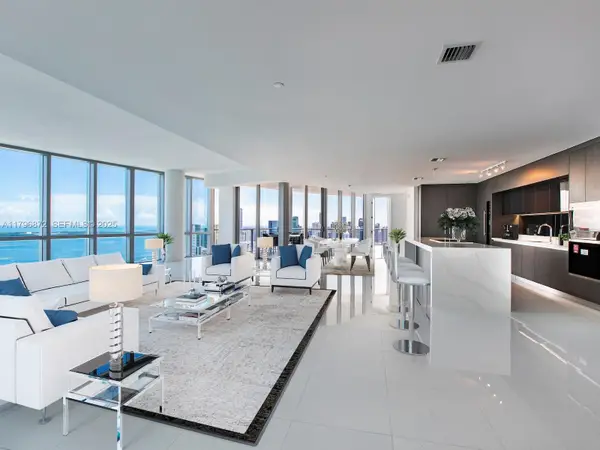 851 NE 1st Avenue #PH5011, Miami, FL 33132