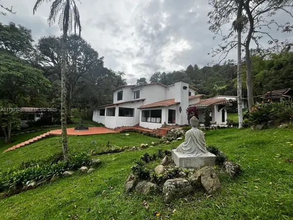 123 El Retiro, ,  