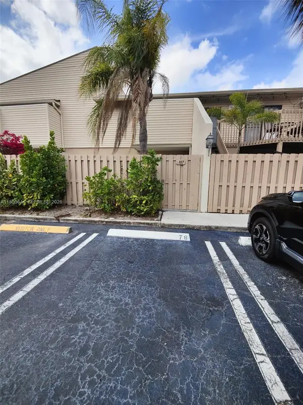 616 Executive Center Drive #107, West Palm Beach, FL 33401
