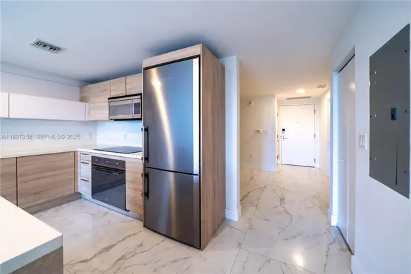 16385 Biscayne Boulevard #417, North Miami Beach, FL 33160