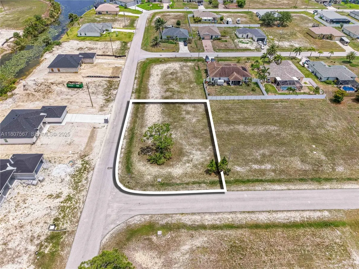 1104 NE 40th Street, Cape Coral, FL 33914 - #1