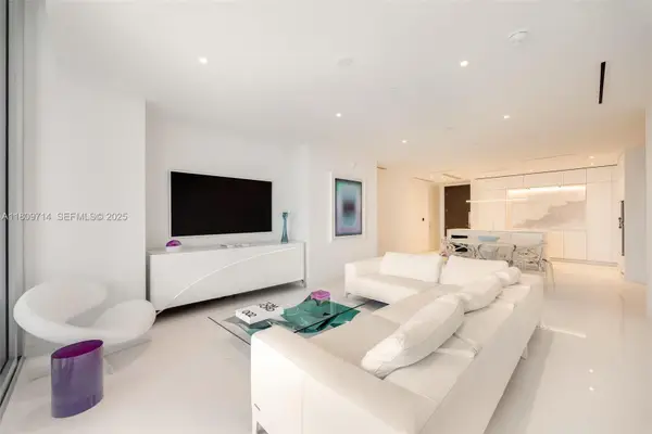 300 Biscayne Blvd Way #5205W, Miami, FL 33131