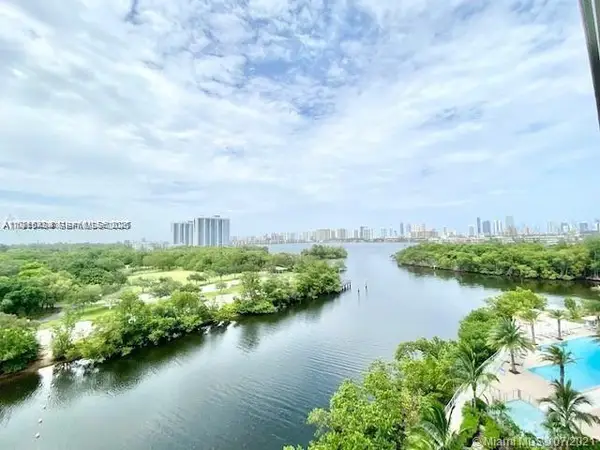 16385 Biscayne Boulevard #702, North Miami Beach, FL 33160