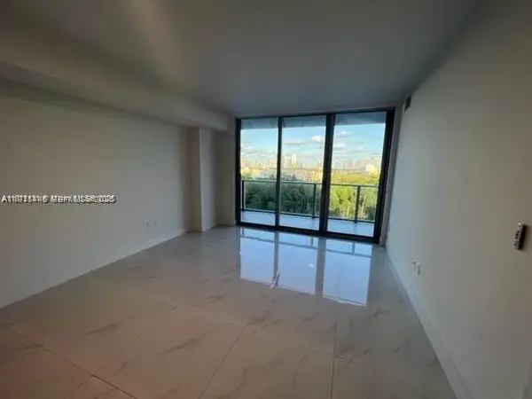 16385 Biscayne Boulevard #820, North Miami Beach, FL 33160