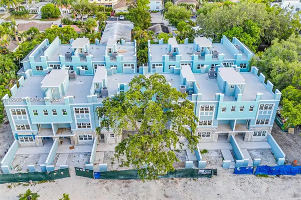824 SE 12th Court, Fort Lauderdale, FL 33316