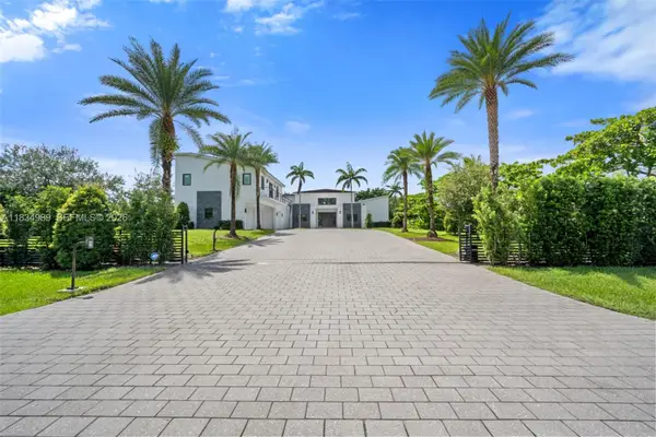 11350 NW 8th Street, Plantation, FL 33325
