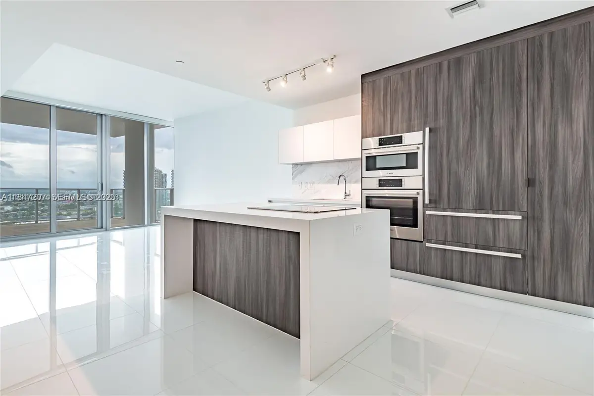 851 NE 1st Avenue #2100, Miami, FL 33132 - #1