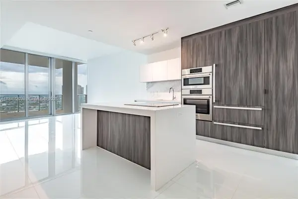 851 NE 1st Avenue #2100, Miami, FL 33132