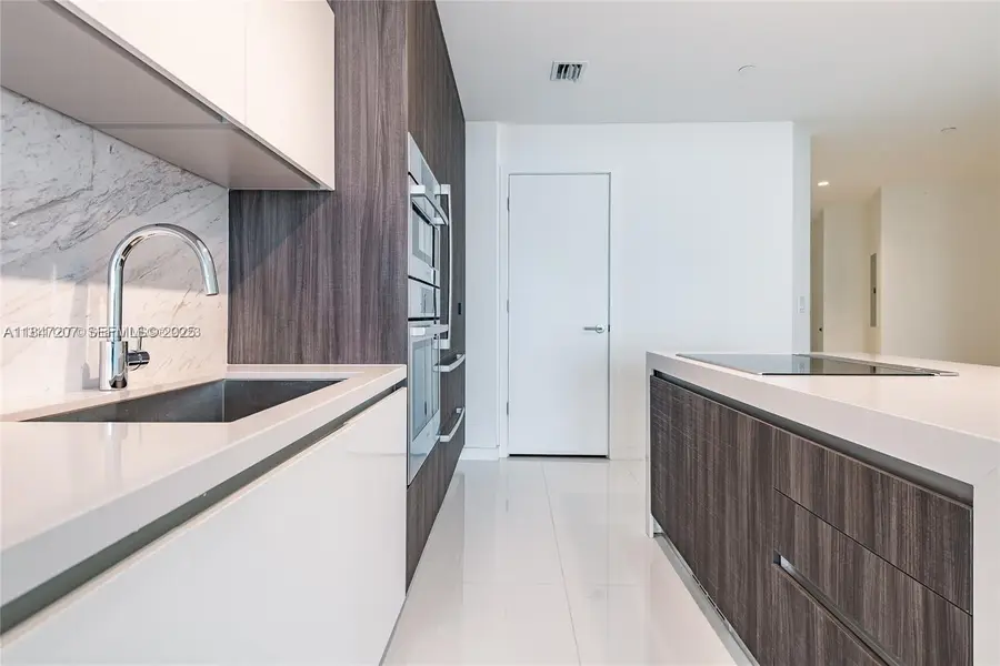 851 NE 1st Avenue #2100, Miami, FL 33132 - #3