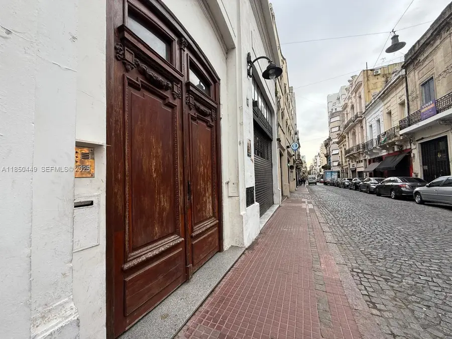 945 Defensa San Telmo Street, Santa Maria, FL  - #2