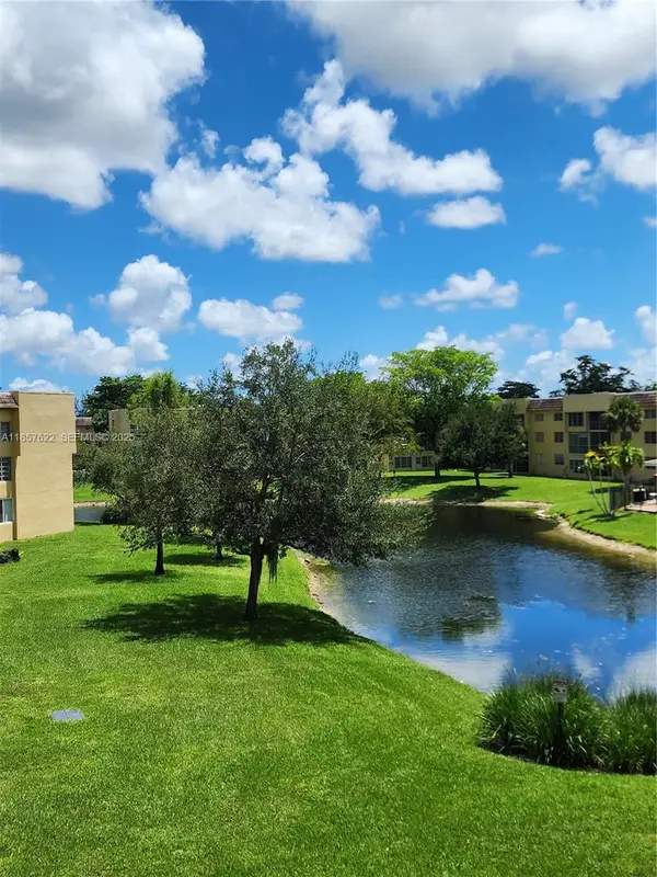 6020 NW 64th Avenue #307, Tamarac, FL 33319