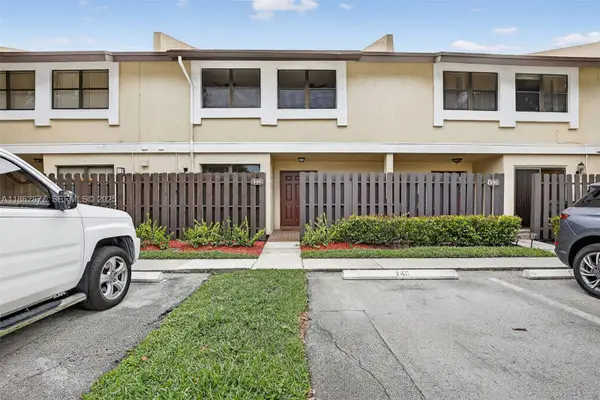 340 SW 97th Avenue, Pembroke Pines, FL 33025