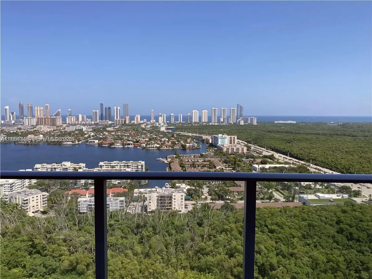 16385 Biscayne Boulevard #2118, North Miami Beach, FL 33160 - #1