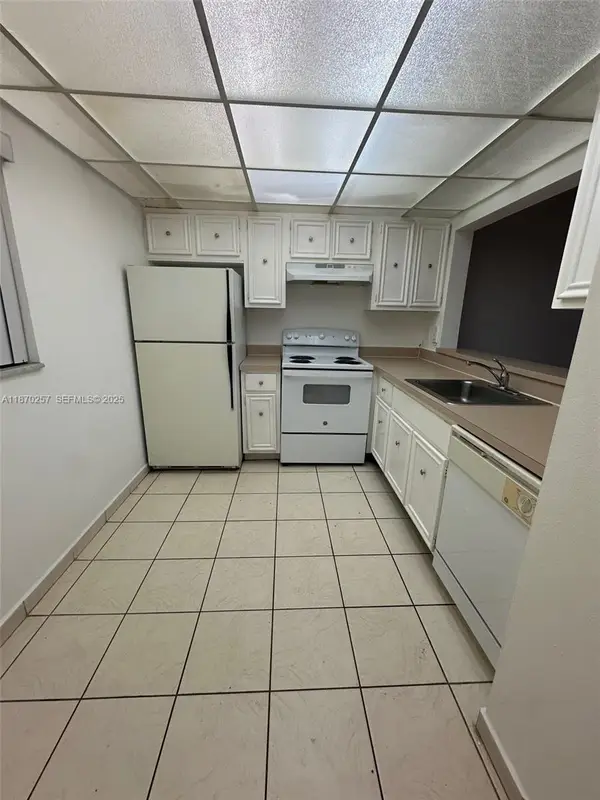 17911 NW 68th Avenue #N206, Hialeah, FL 33015