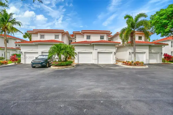 4700 Yacht Harbor Drive #612, Naples, FL 34112