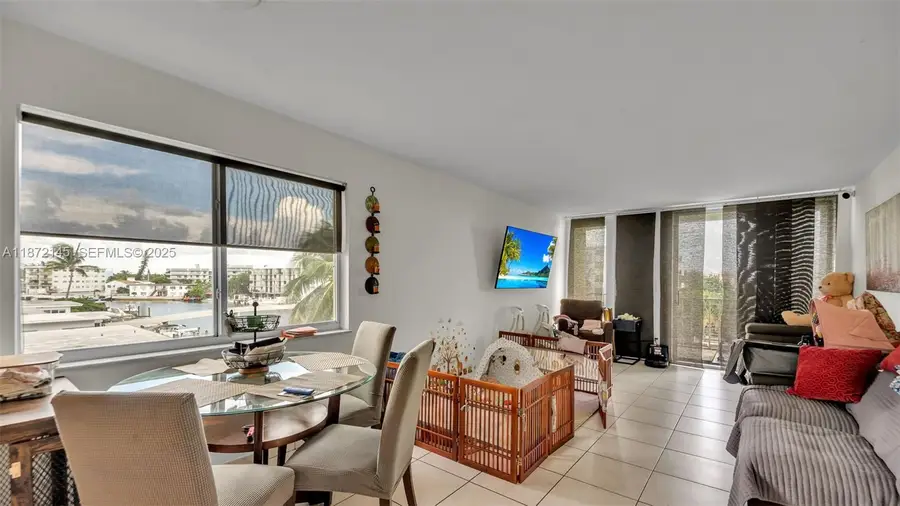 8001 Crespi Blvd 4b #4B, Miami Beach, FL 33141 - #3