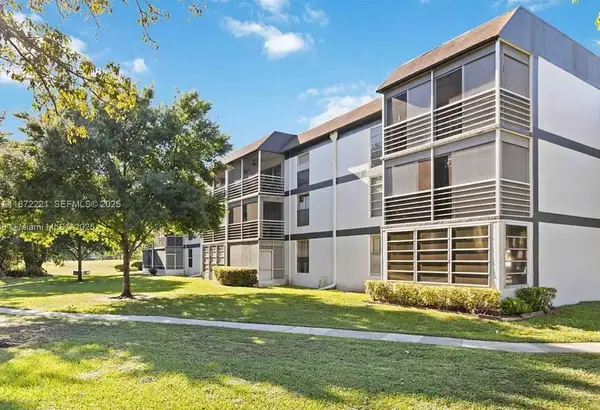 8350 Sands Point Boulevard #E201, Tamarac, FL 33321