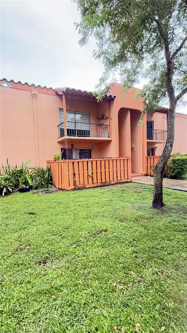 7121 Miami Lakes Drive #Q8, Miami Lakes, FL 33014
