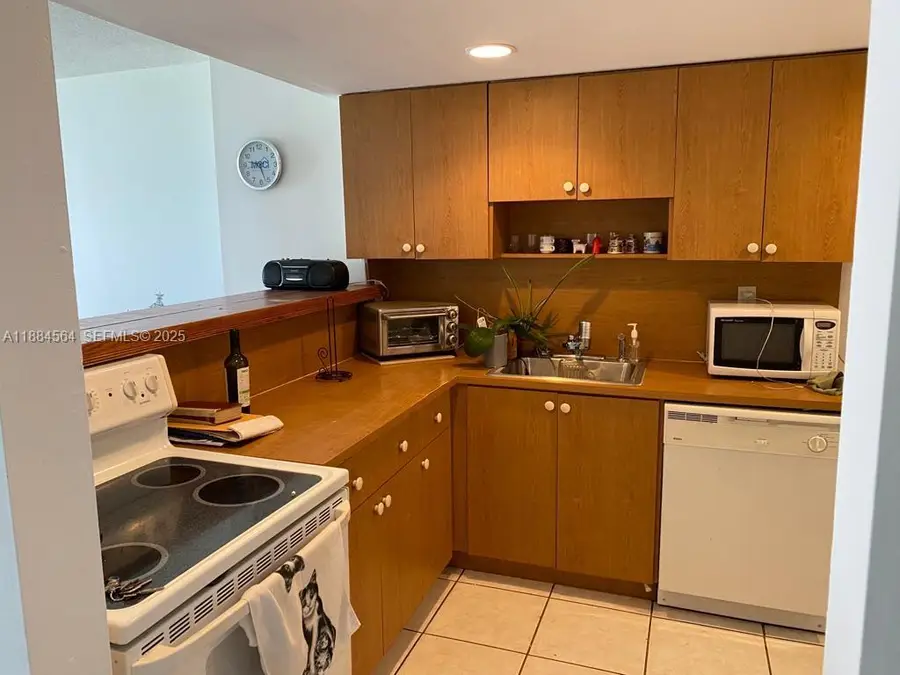 Address Withheld By Seller, Miami Beach, FL 33141 - #3