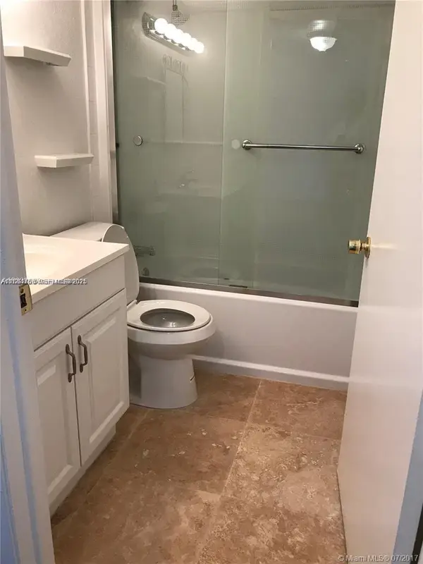 10288 NW 9th St Circle #205, Miami, FL 33172