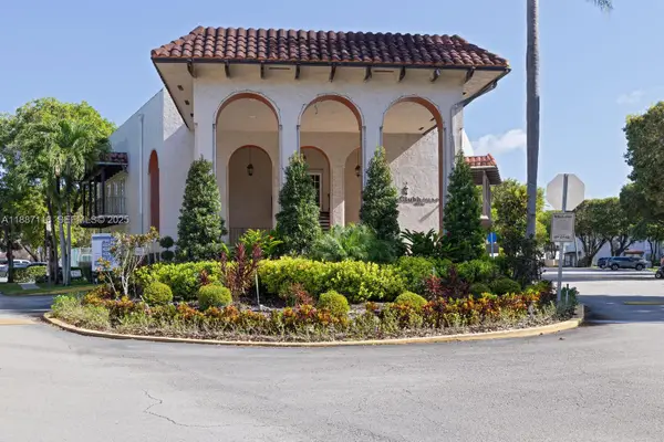 10816 N Kendall Drive #R16, Miami, FL 33176
