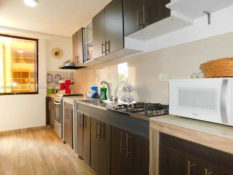 77-53 57 Avenue #2, Kendall Palmetto Bay, FL  - #2