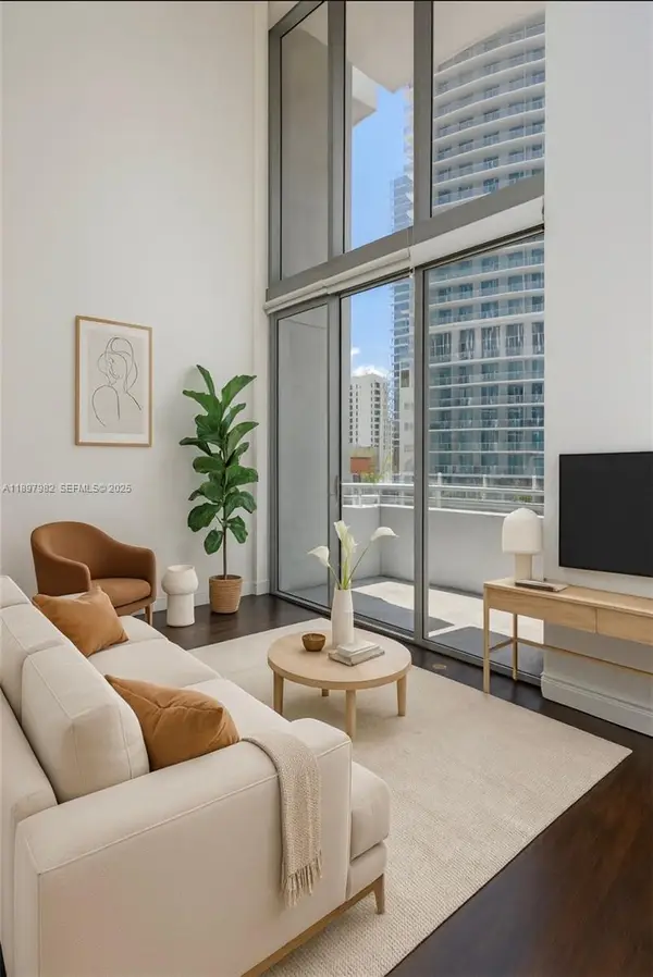 1050 Brickell Avenue #414, Miami, FL 33131