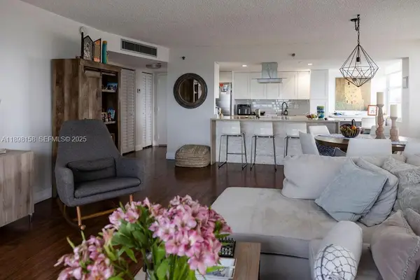 1300 Saint Charles Place #PH12, Pembroke Pines, FL 33026