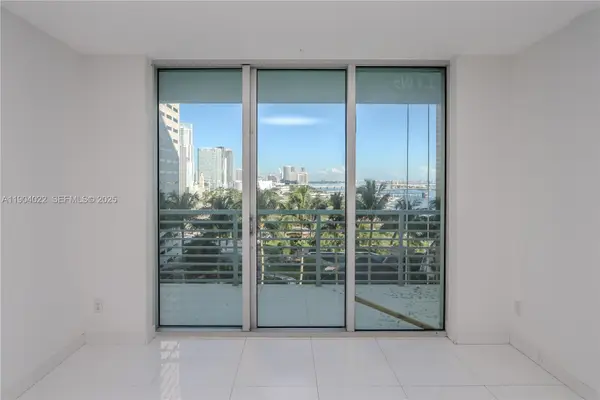 325 S Biscayne Boulevard #1722, Miami, FL 33131