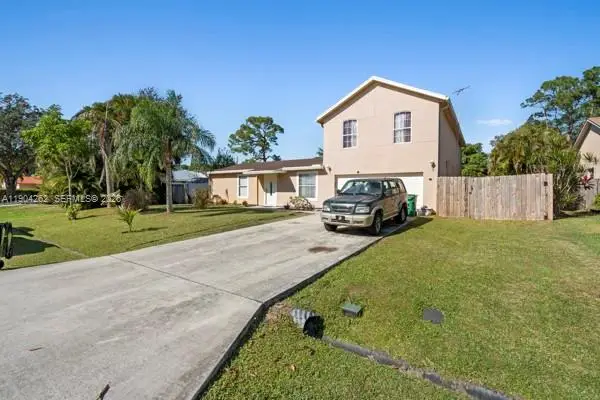 707 SE Karrigan Terrace, Port St Lucie, FL 34983