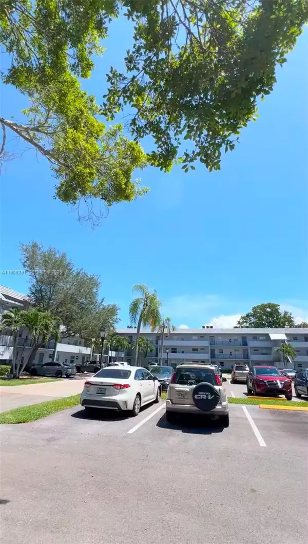 8380 Sands Point Boulevard #J109, Tamarac, FL 33321