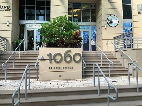 1060 Brickell Avenue #1701, Miami, FL 33131
