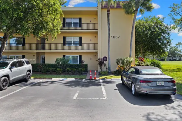 1087 Forest Lakes Drive #309, Naples, FL 34105