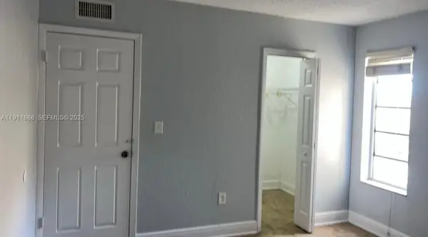 575 W 69th Street #208, Hialeah, FL 33014