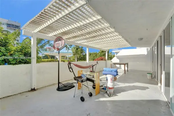 7601 E Treasure Drive #406, North Bay Village, FL 33141
