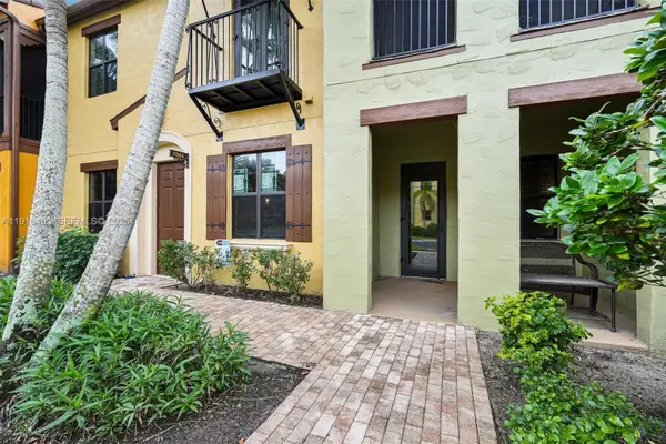 9064 Capistrano Street #N 5004, Naples, FL 34113