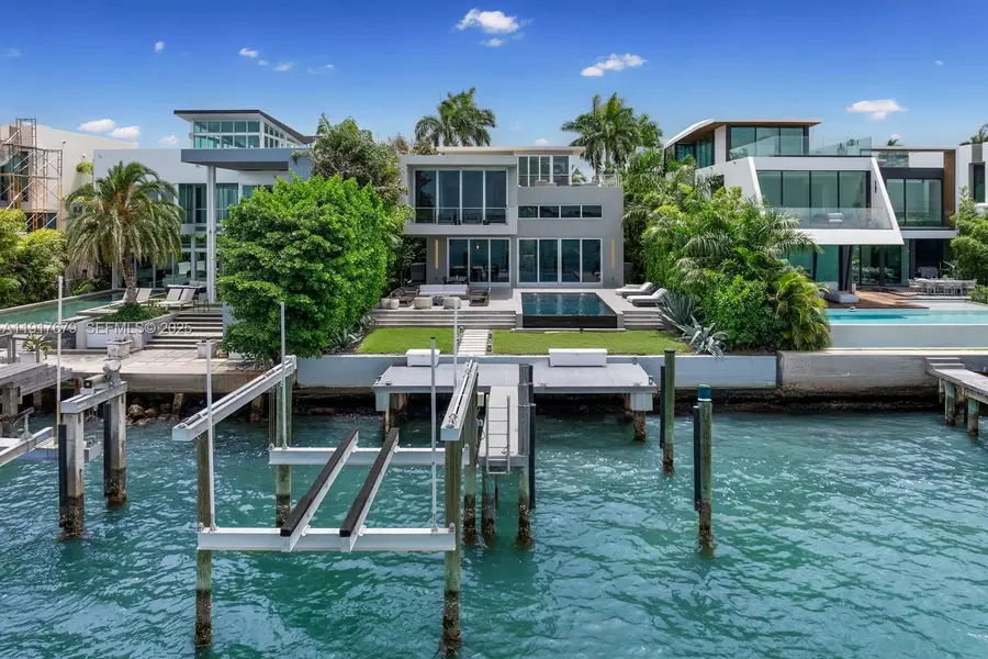 1379 N Venetian Way, Miami, FL 33139 - #2