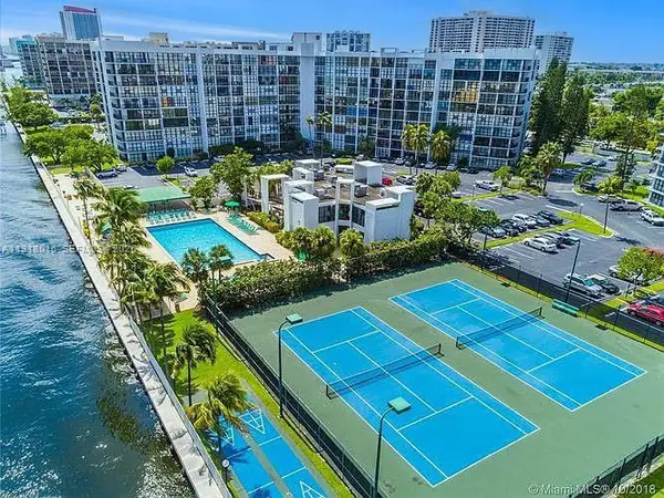 1000 Parkview Drive #431, Hallandale Beach, FL 33009
