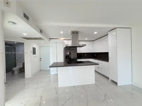 8290 Lake Drive #427, Doral, FL 33166