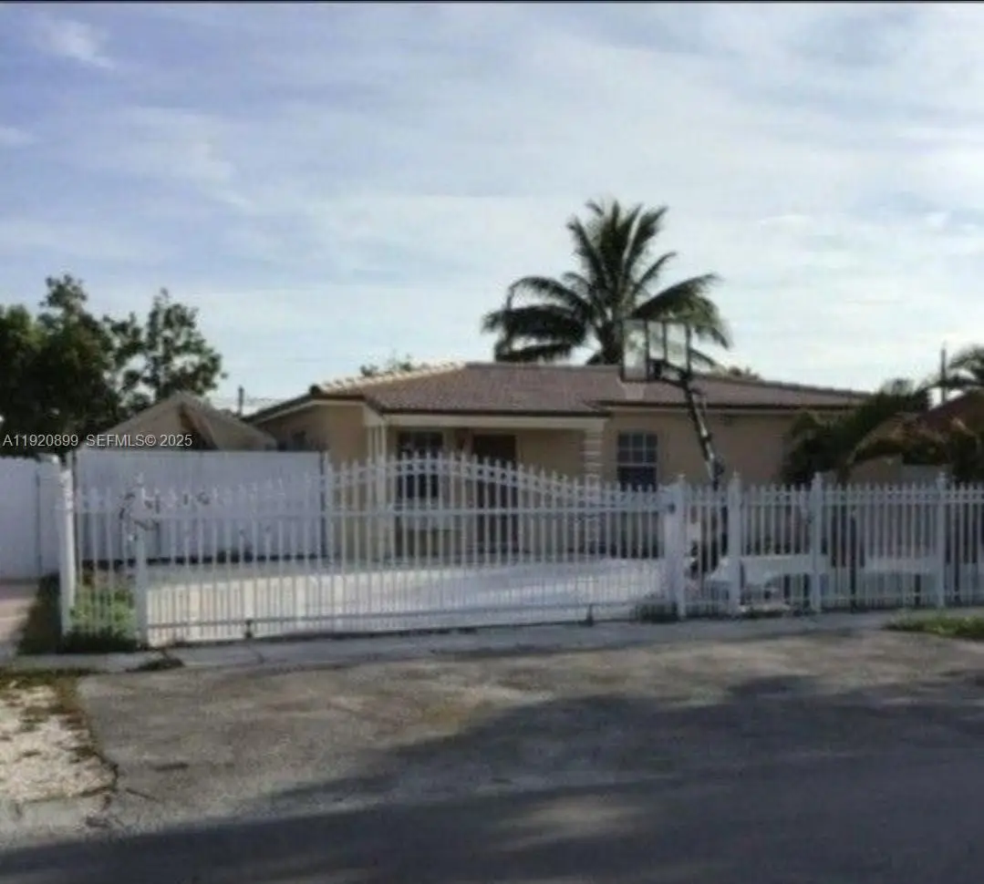 621 E 39th Street, Hialeah, FL 33013 - #1