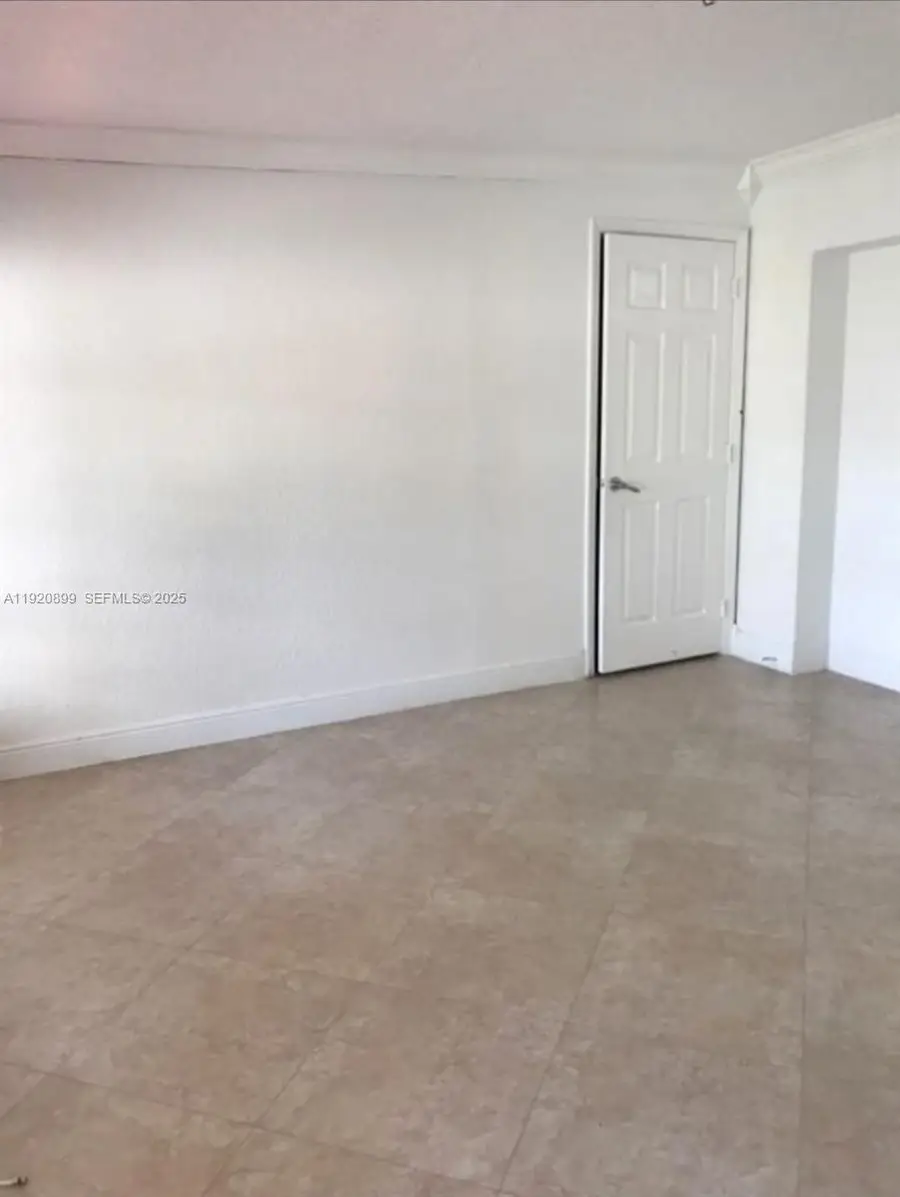 621 E 39th Street, Hialeah, FL 33013 - #3