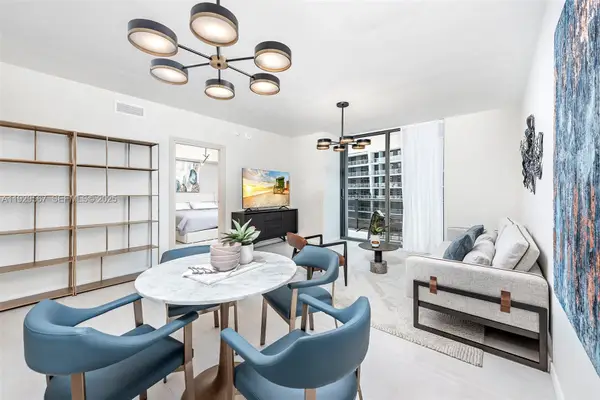 1000 Brickell Plaza #4005, Miami, FL 33131