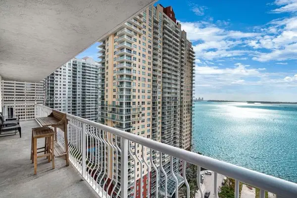 1200 Brickell Bay Drive #2202, Miami, FL 33131