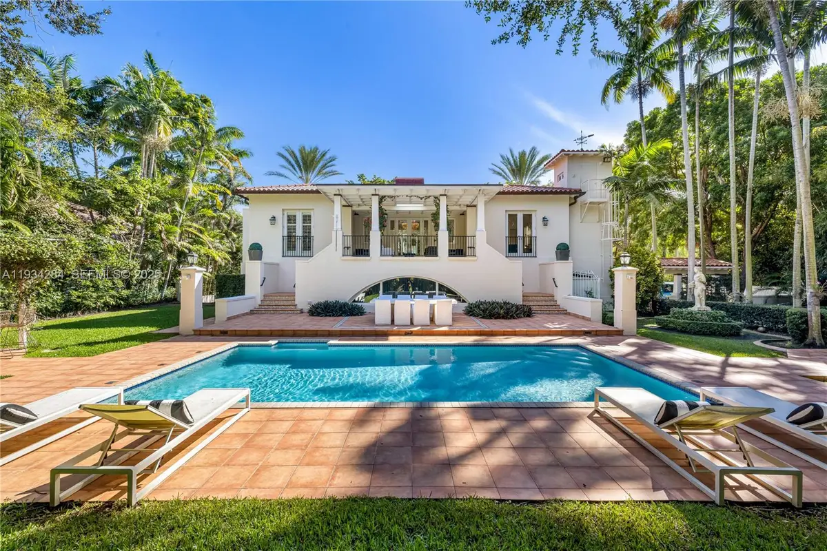8000 Los Pinos Boulevard, Coral Gables, FL 33143 - #1