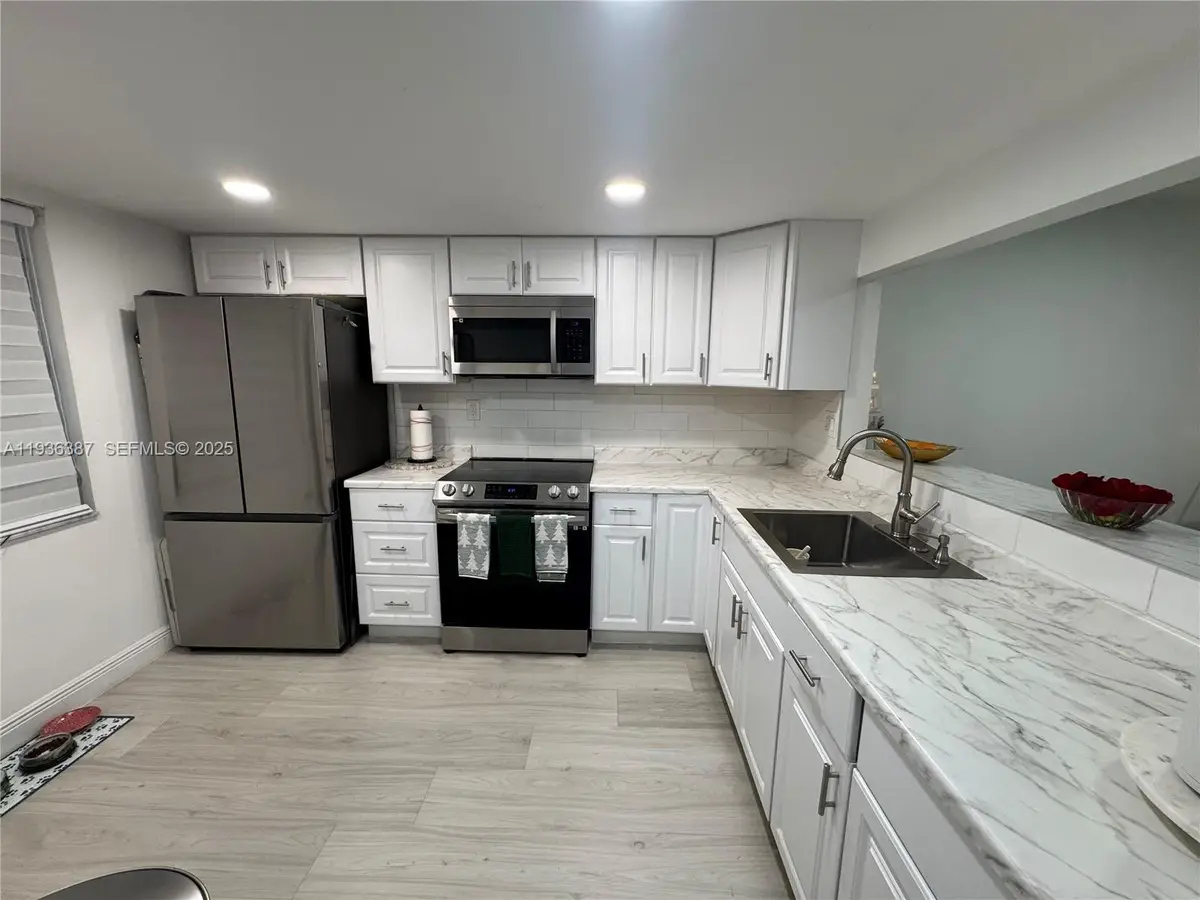 900 Colony Point Circle #218, Pembroke Pines, FL 33026 - #1
