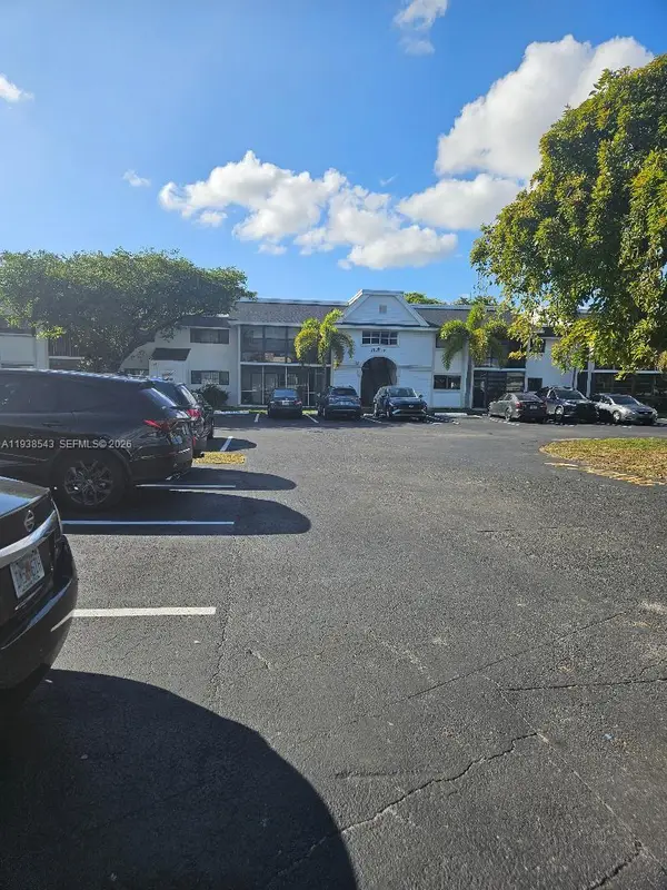 18755 NW 62nd Avenue #101, Hialeah, FL 33015