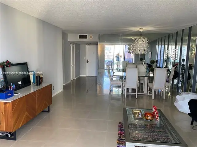 Address Withheld By Seller, Hollywood, FL 33019 - #3